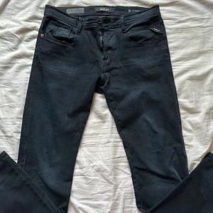 Replay jeans  - Knappt använda för att dom är förstora 