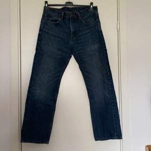Levis jeans i storlek W32 L30