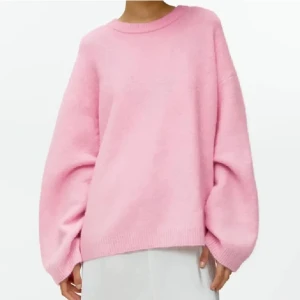 Rosa stickad tröja  - Jättefin rosa stickad tröja, storlek Xl men är mer som s/m 