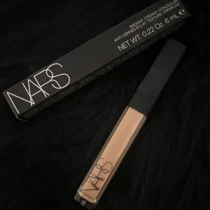 Nars Concealer  - Endast testad en gång. Färg Ginger Medium 2 ord. pris 390kr säljer för 250kr