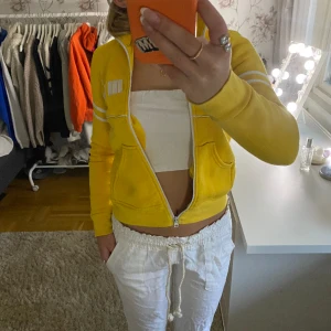 Puma - Säljer Dena kofta från puma i bra sick 