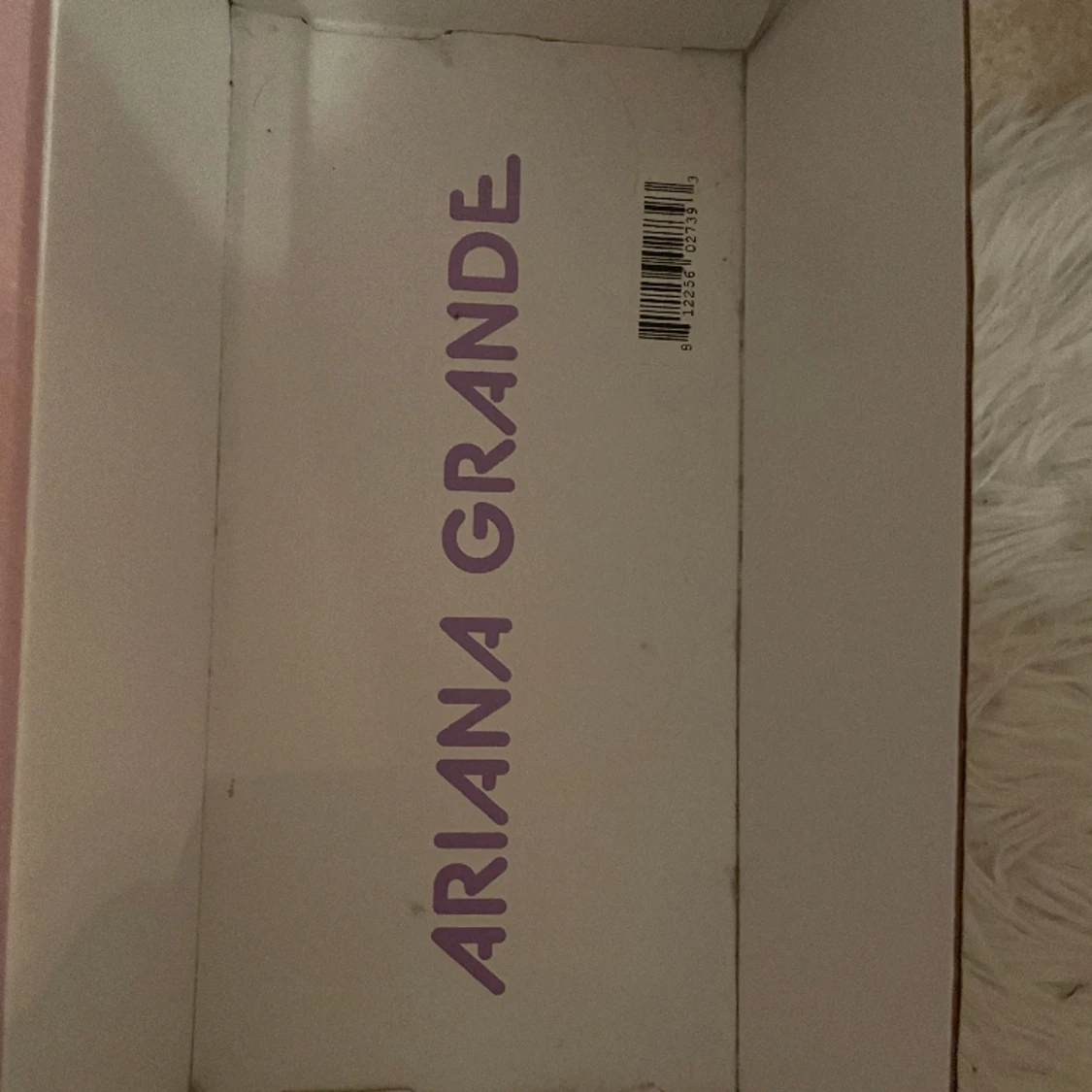 ariana grande rem fan box (limited edition) - 90