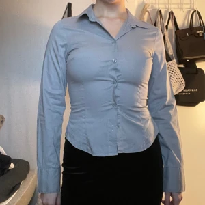 Figursydd skjorta - Säljer denna assnygga skjorta!! Storlek Xs❤️