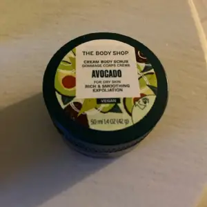 Oanvänd body scrub från the body shop  Avocado serien  50ml