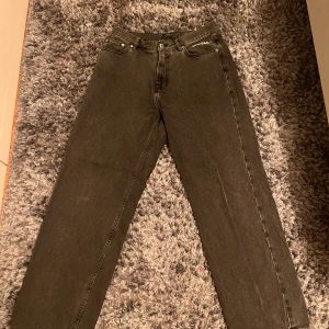 Sweet Sktbs Jeans - Säljer nu mina Sweet Big skate jeans då jag växt ut de. 8/10 skick och storlek XS. Hör av dig vid frågor