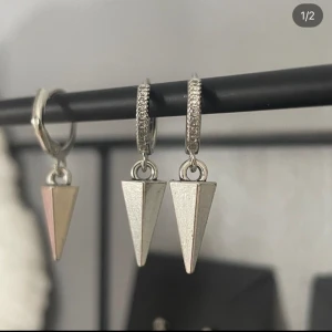 Örhängen  - Fina örhängen har massa av dessa och kan tillverka fler 💗