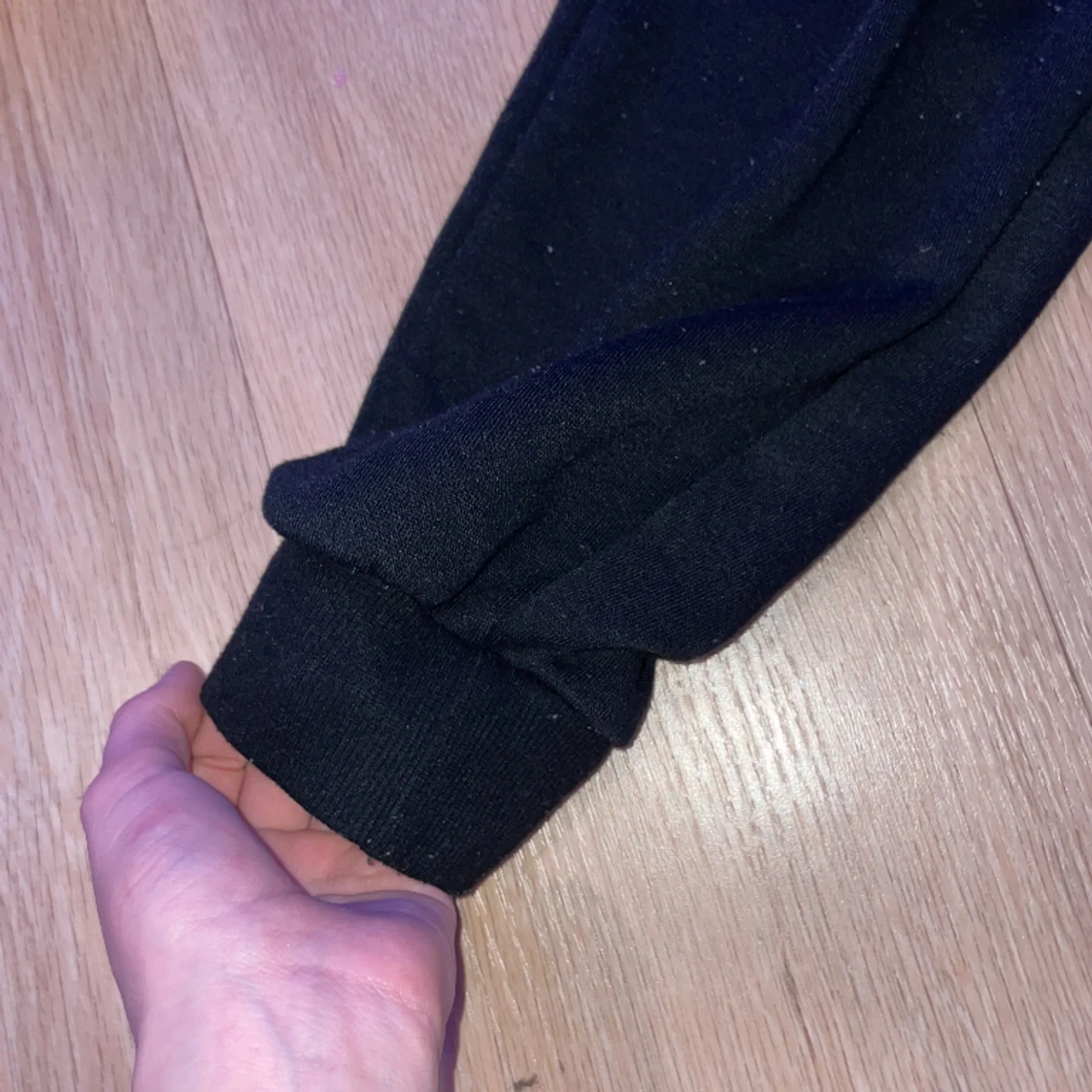 Svarta mjukis byxor 50-100kr - 90