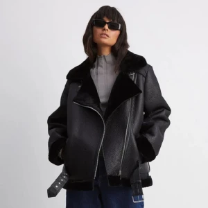 Jacka - Bästa jackan men använder inte längre! Ny pris 1000 men vill få saker sålt så lägger billigt pris