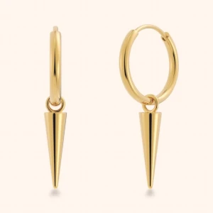 Edblad örhängen - Säljer dessa helt (!!) nya edblad örhängen i modellen peak hoops gold. Kolla gärna min andra annons med ett par andra örhängen i peak-serien, samfraktar gärna💕💕 nypris 400, mitt pris 200 eller eget prisförslag💓