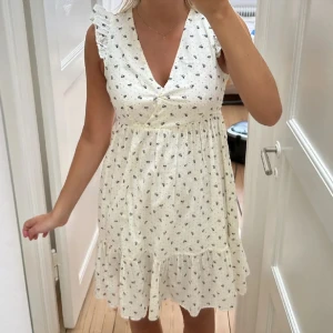 Klänning från & other stories  - Från & other stories storlek 34