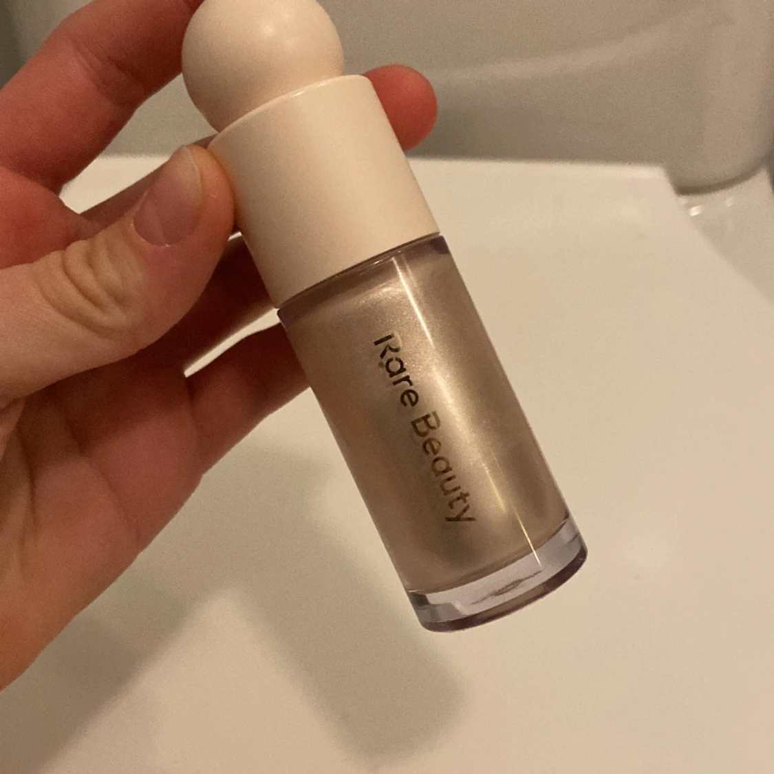 Rare beauty liquid highlighter - 90