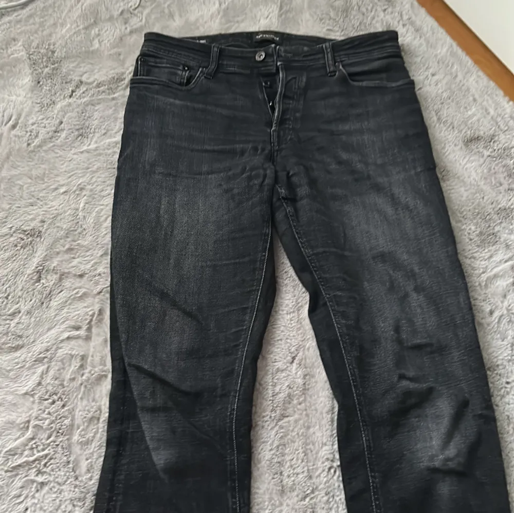 Bra kvalitet nästan helt ny byxor . Jeans & Byxor.
