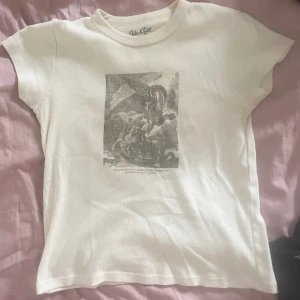 Brandy Melville T-shirt  - Så söt tröja från brandy Melville 💞💞