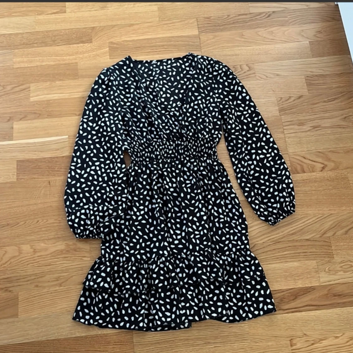 Klänning med prickar 