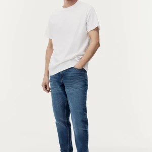 HM jeans Regular tapered 29/32 - Ett par snygga jeans från hm, har vuxit ur dem. Knappt använda. 29/32