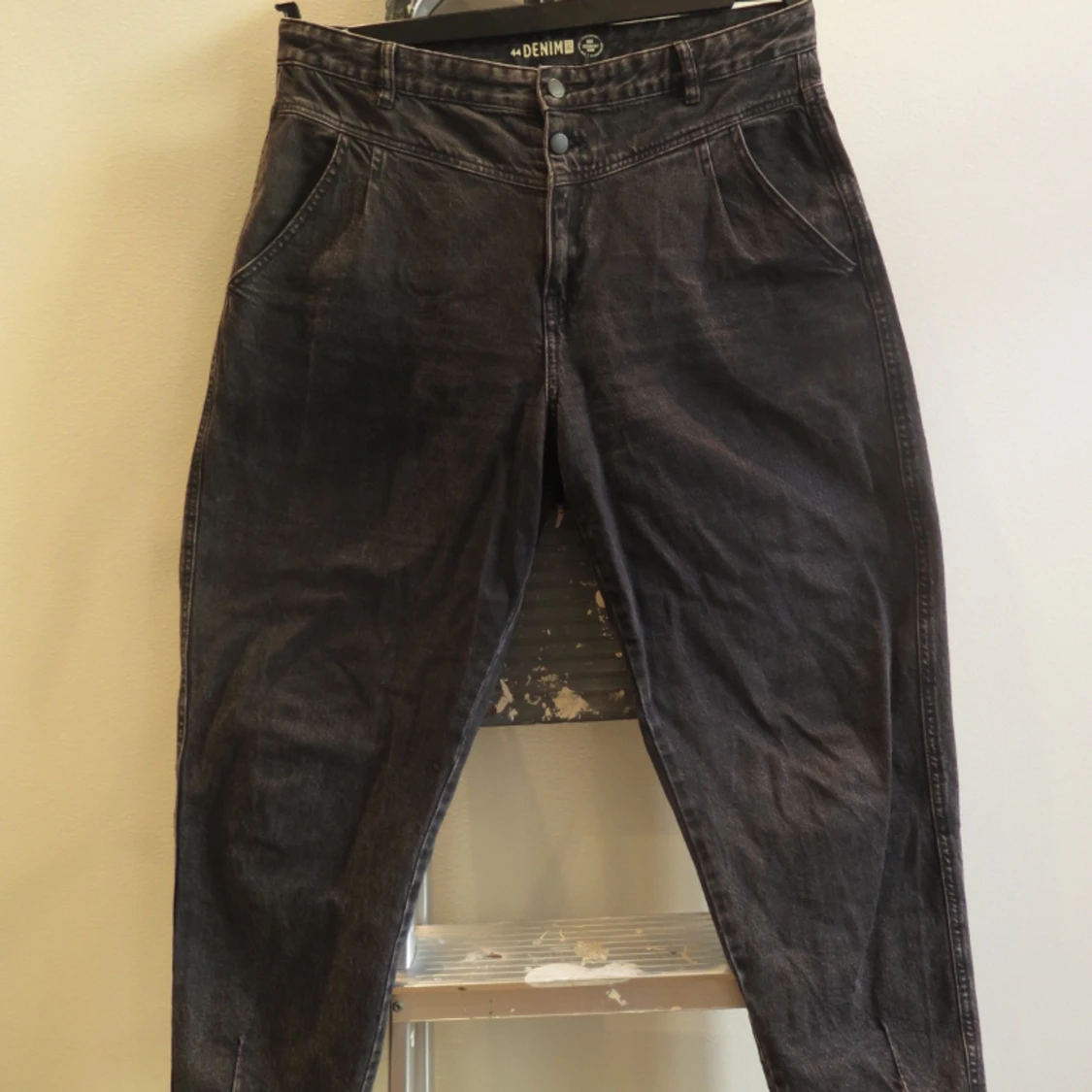 Mörkgrå jeans från Kappahl  - 91