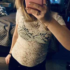 spetts topp  - jätte fin spetts tshirt från mango, som tyvärr bara kommit till användning några enstaka gånger❤️