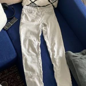 Gray Jeans - Väldigt nice gråa tighta men stretchiga jeans