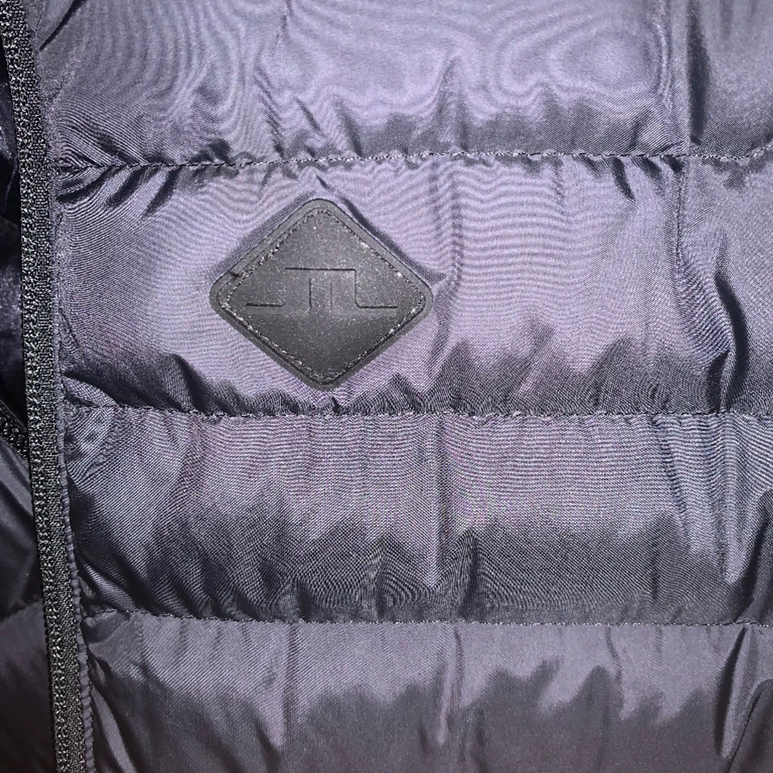 J Lindberg väst - 90