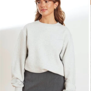 Djerf Avenue sweatshirt  - Säljer denna super fina djerf avenue sweatshirt som inte kommer till användning längre 🩷