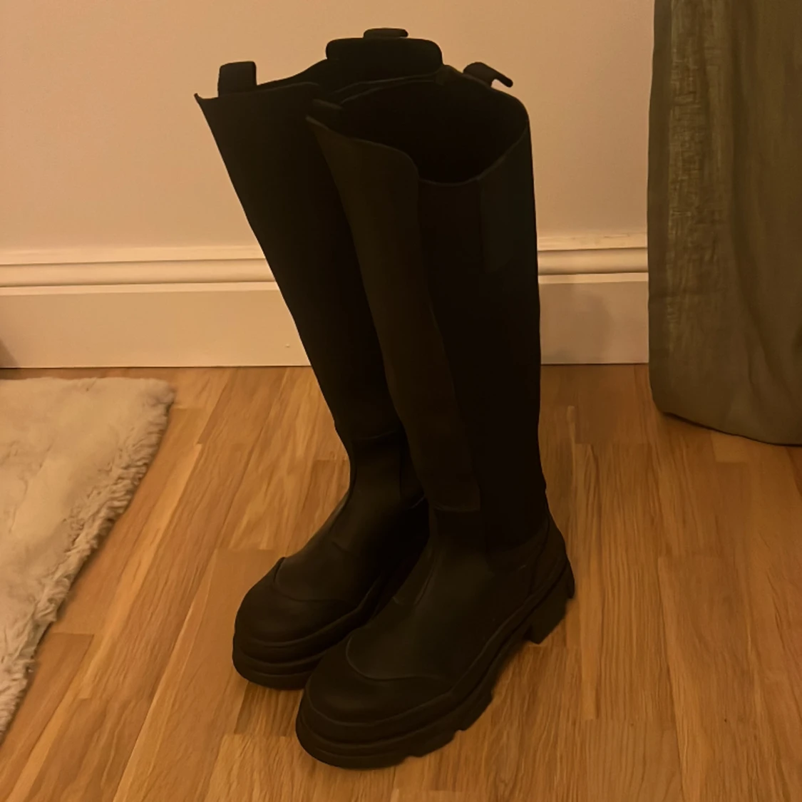 svarta stövlar 