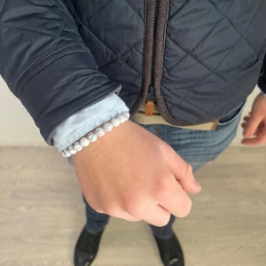 Sten armband  - Sten armband hämta hem sommarens grischigaste armband Skriv i meddelande om ni vill köpa fler produkter på samma order så löser vi de