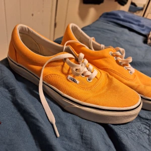 vans skor - knappt använda i storlek 40.