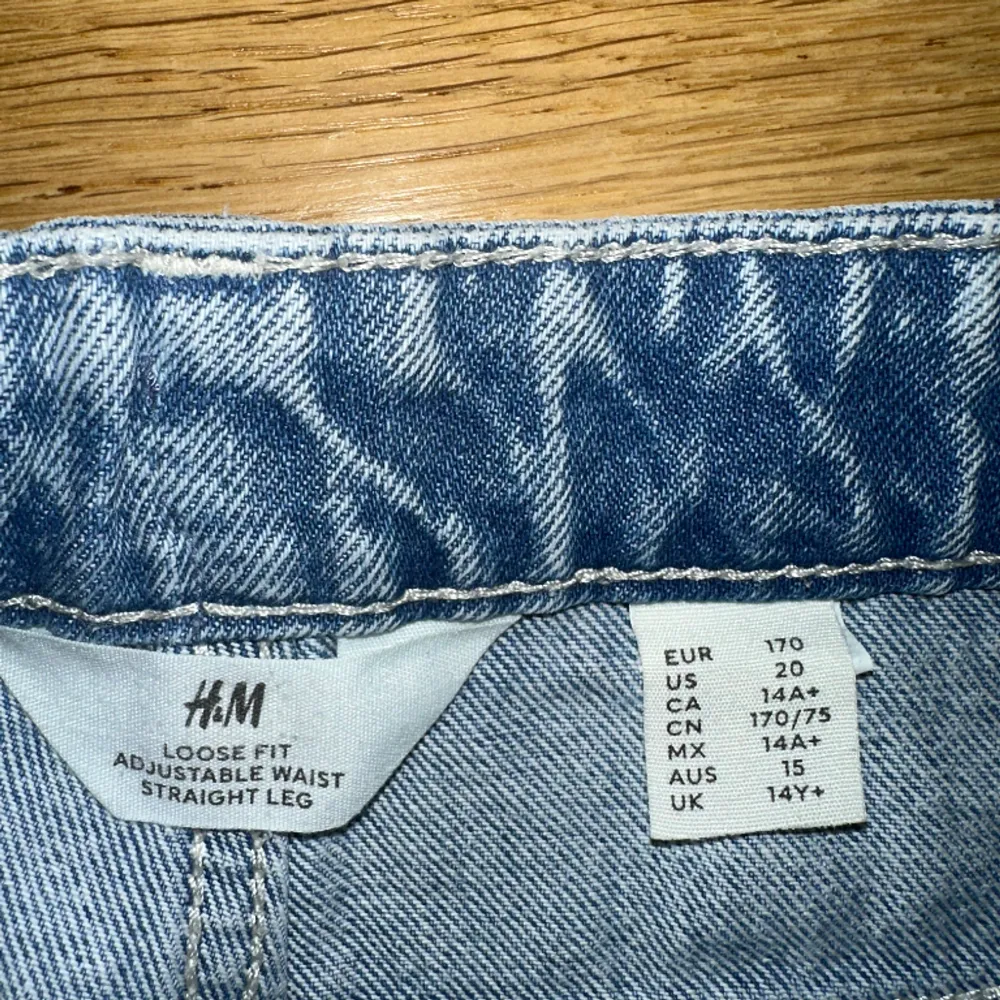 Jeans från HM storlek 170 Loosefit. Jeans & Byxor.