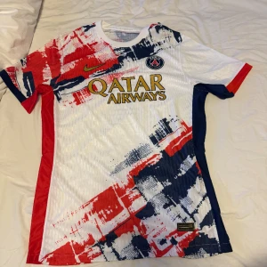 Fotboll tröja - Helt ny