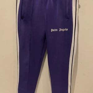 Palm Angels byxor  - Palm angels byxor, Lila storlek S 