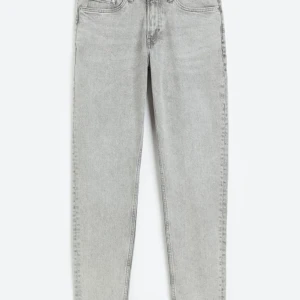 Hm jeans Regular tapered 29/32 - Snygga jeans till sommaren, hm Regular  tapered. Som nya!
