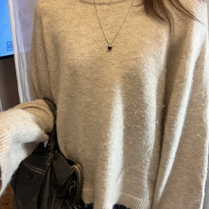 Stickad tröja  - Säljer denna stickade tröja ❤️❤️