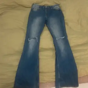 Nya flared jeans! Jätte fina och aldrig använt 🩷