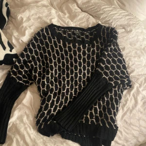 Stickad tröja  - As snygg stickad tröja, jätte bra skick💞