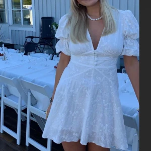 Söker denna klänning!!!!!!!!! - Jag söker denna klänning !!!!!