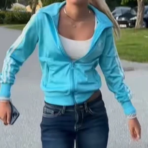 Adidas zip tröja  - Skitsnygg adidas old school zip hoodie 