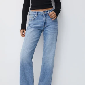 Jeans Pull & Bear - Fina jeans som inte kommer till användning, passar dig som är 175cm å längre. Jag är 1,79