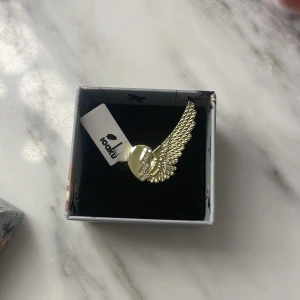 Ioaku ring - Ioaku ring som är helt ny och aldrig använd. Nypris 599kr men säljer för 400kr. Skriv privat för fler frågor💓
