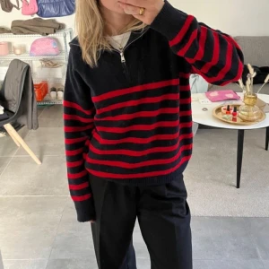 stickad tröja zara - Säljer denna tröjan från zara eftersom den inte kommer till användning 💘