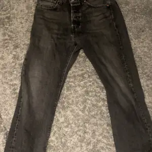 Säljer dessa snygga Levis 501 jeans