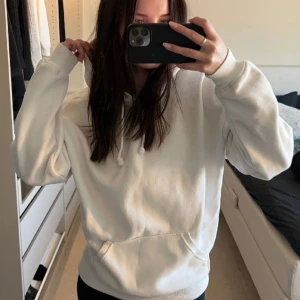 Bikbok hoodie  - Väldigt fint skick, säljes pga vill köpa en större storlek 💕💕