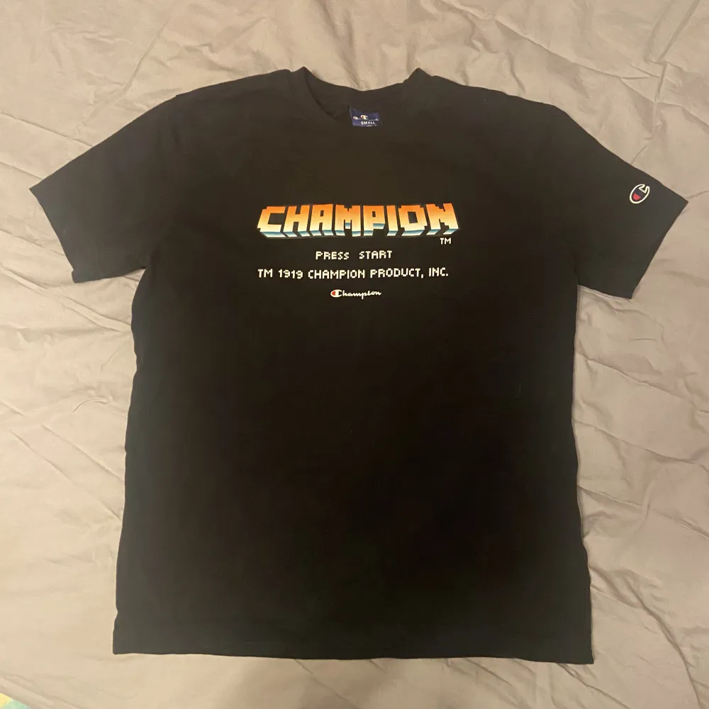 Fin t-shirt från Champion. T-shirts.