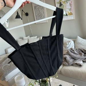 Korsett - Helt ny, från Ginatricot! Storlek xs 