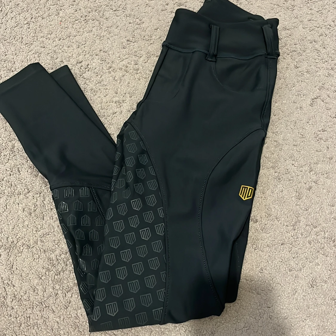 Maya delorez ridbyxor!