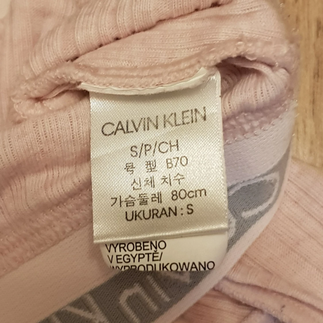 Ljusrosa Calvin Klein crop topp strl S 80cm(70B) - 92
