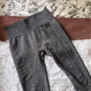 Gym leggings from Bo&Tee, original price was 560sek (£42). Worn a few times but great condition, no tears or signs of wear.   Wash 30°C no tumble dry🫶🏼