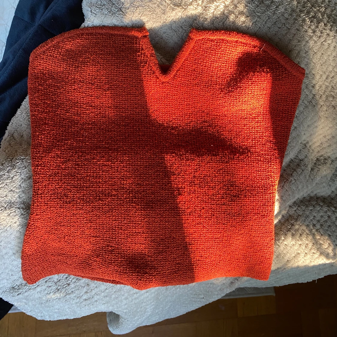 Stickad mörkröd topp - 91