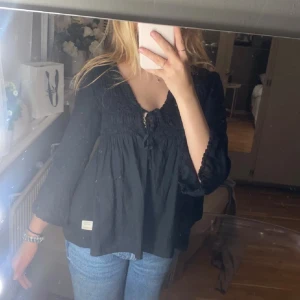 Svart odd molly blus - Superfin odd molly blus, bilderna är lånade, skriv för egna💗💗