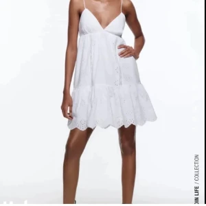 Klänning - ZARA klänning. Använd en gång