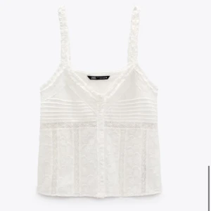 Linne zara - Jättefint linne från zara. Storlek s. Säljer också samma fast i svart 💖